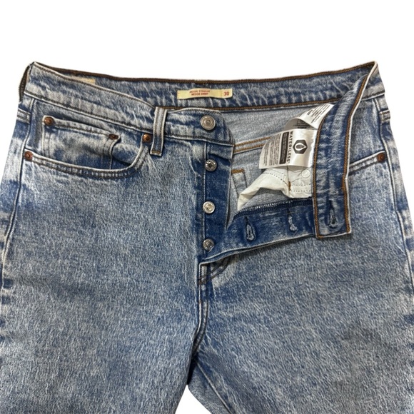 Levi’s Wedgie Straight Light Wash Blue Classic Denim Jeans size: W30 - US 8 - Picture 7 of 10